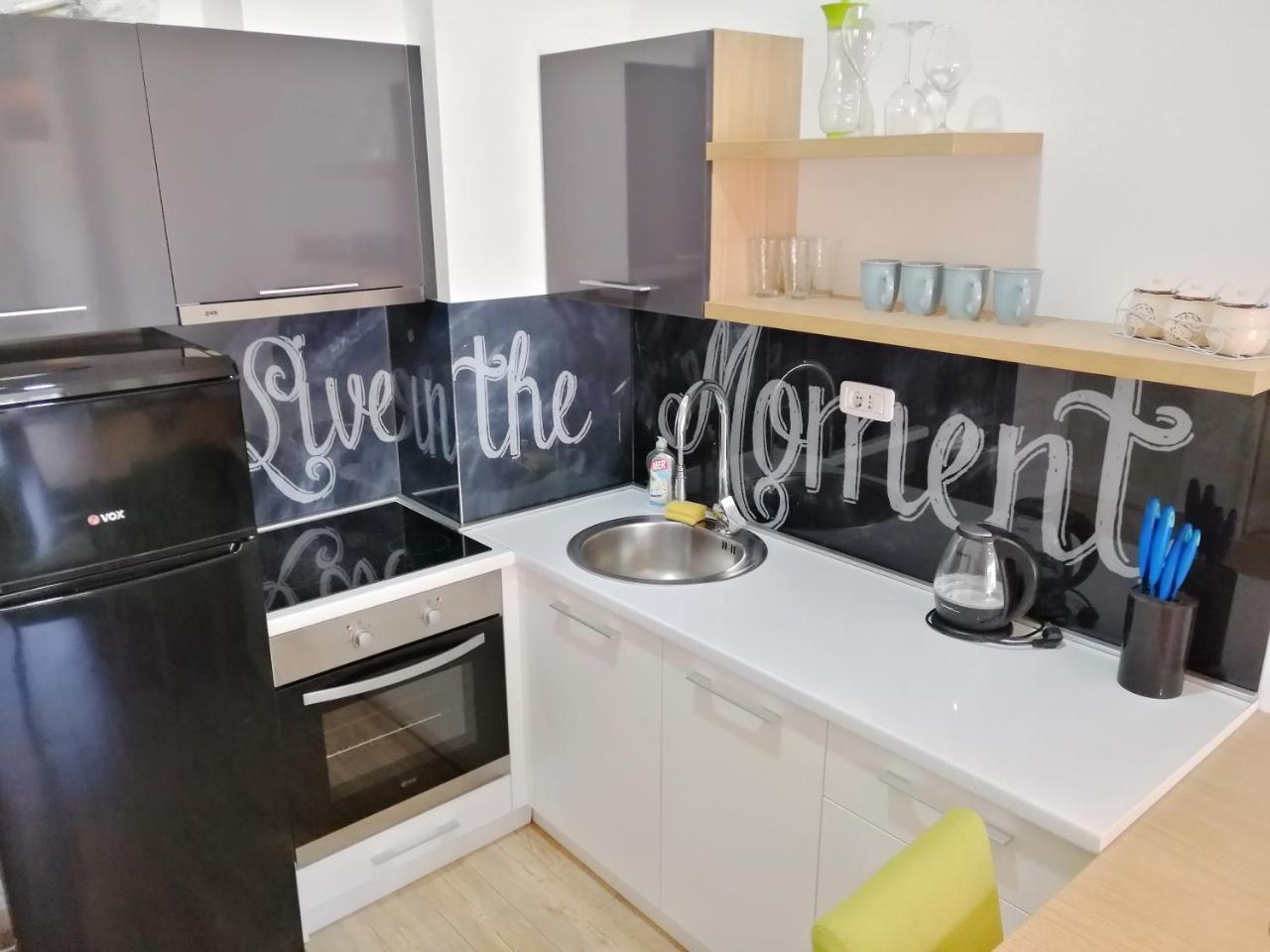Sea Breeze Lux Apartments بودفا المظهر الخارجي الصورة